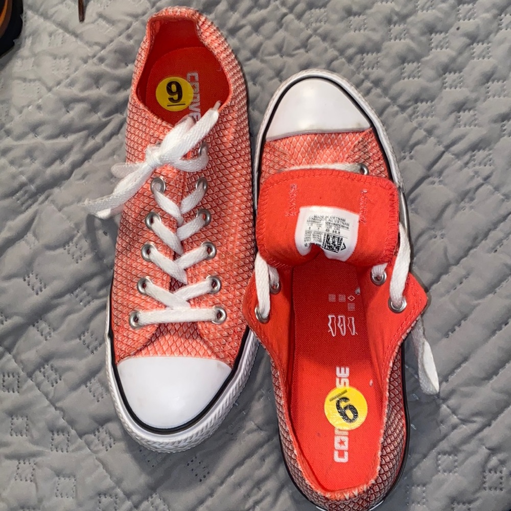 Women’s Converse. Excellent Used Condition. Worn once.